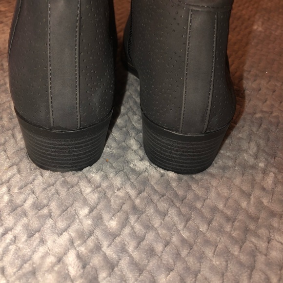 NWOT Black Ankle Shoes - Picture 5 of 7